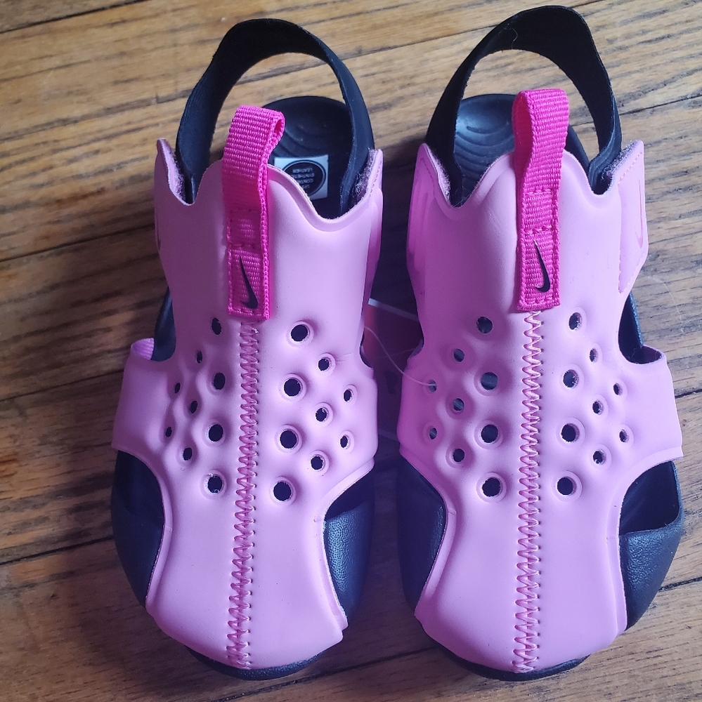 NWT Nike pink toddler girls sandals